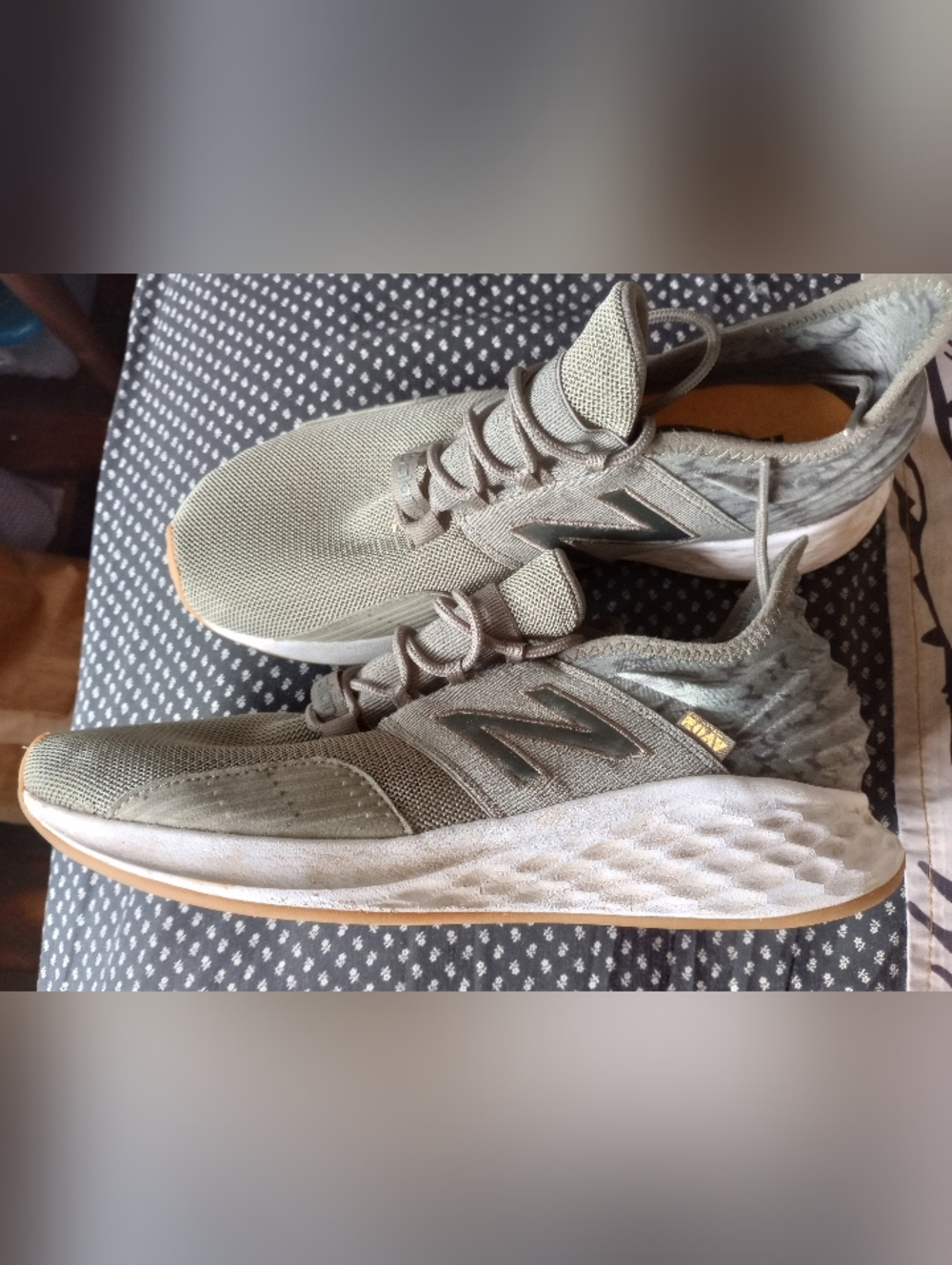 New Balance Roav Sneakers Never Worn